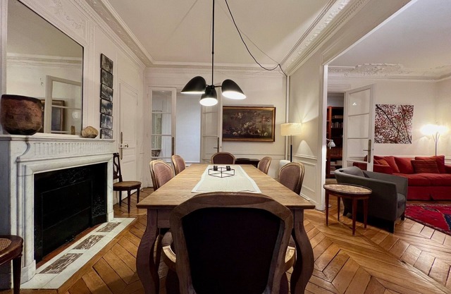 Furnished 3-bedroom apartment Passy