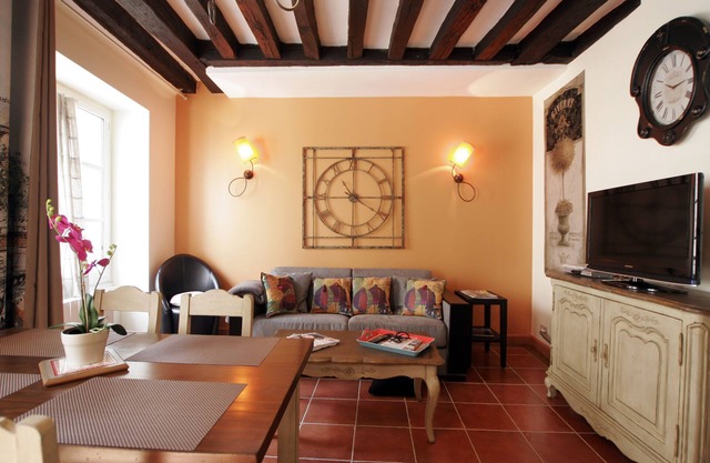 Furnished 3 room apartment, Latin Quarter, Paris