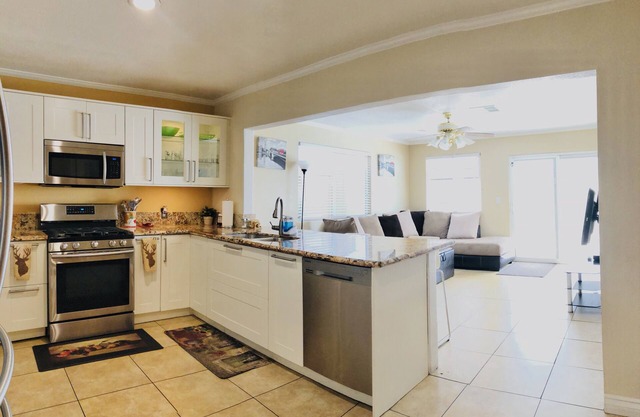 Furnished Home 3Bd/2Bath, Pool BBQ