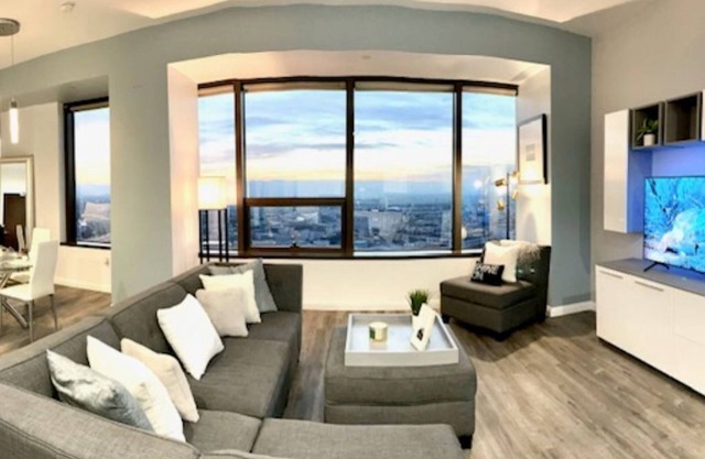 Furnished Luxury Condo w/2 Free Parking Spots, Utilities Included in Los Angeles