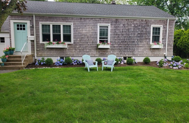 Furnished Newport Beach Cottage- 3 Month Rental. March, April, May only 2024.