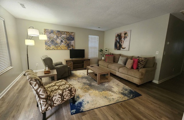 Furnished rooms available with WiFi in Greensboro