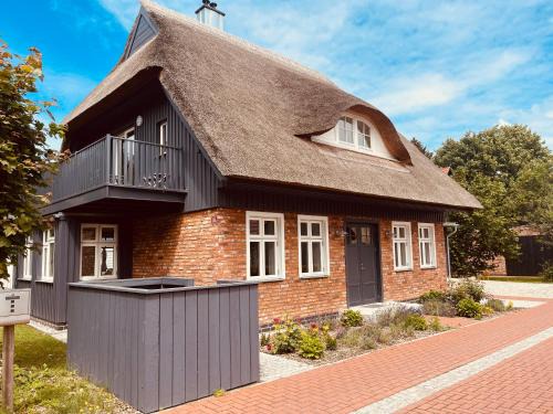 FW Bonica Reetdachhaus 4 Personen Balkon 2 SZ