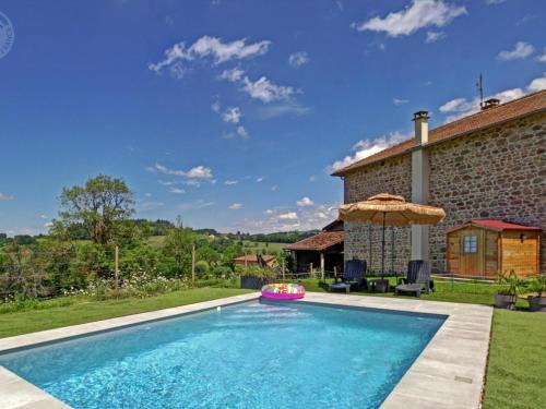Gîte avec piscine, cheminée, jardin, et animaux acceptés - FR-1-496-32