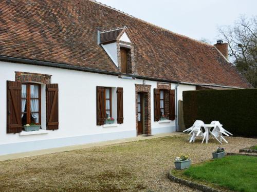 Gîte de Charme à la Campagne avec Jardin Clos et Collection d'Outils Agricoles - FR-1-581-9