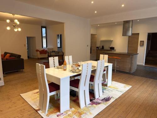 Gîte moderne au cœur de Moulins, 4 pers, tout compris - FR-1-489-570