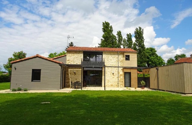 Gîte rénové avec jardin et terrasse près de Thiré, festival de musique baroque, idéal pour familles - FR-1-426-538