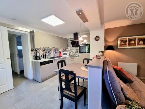Gîte tout inclus avec jardin clos, terrasse privative, proche forêt et randonnées, 1 chambre, 1 canapé-lit - FR-1-510-168