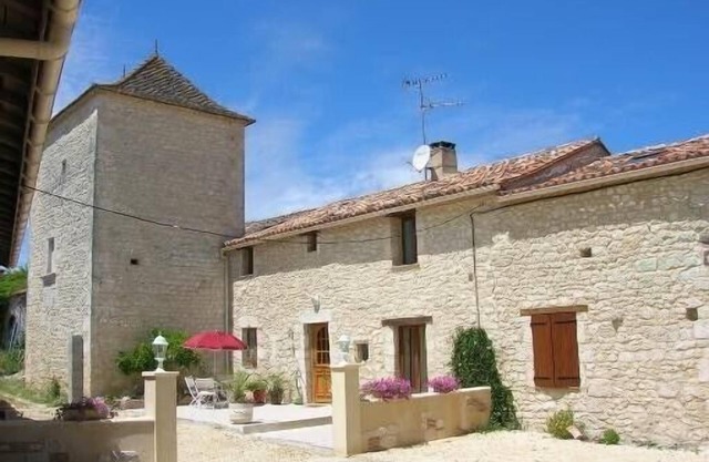 Gîtes 20 people "Le Garry II" in Thénac, Dordogne