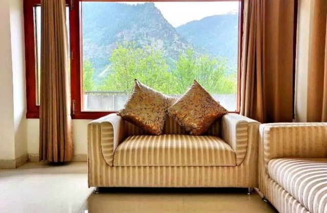 G Villas- Luxurious Cottage with beautiful mountain view 4