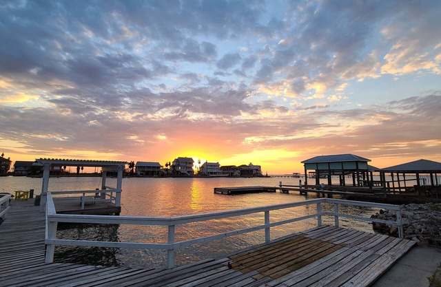 Galveston bay house waterfront, Private Fishing Dock, Arcade, Near town & Beach
