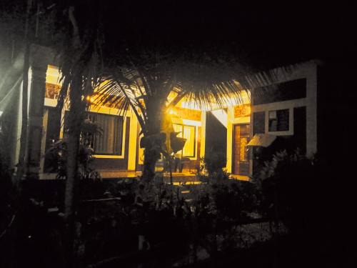 Gangotri Cafe and Rooms