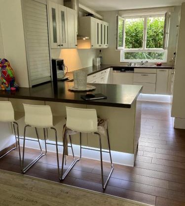 Ganzes Haus an der Messe und nur 15 Minuten zum Zentrum Hannover - including parking - komplett ausgestattet - 3 Schlafräume - CITY HOUSE at Fair Trade - only 15 Min to Centre Hannover - 3 bed rooms - highWLAN - with working places and garden