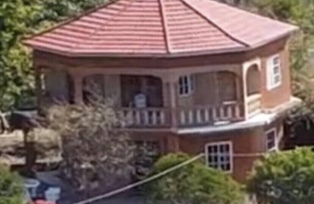 Garden house Pedro Hills with a veranda/deck, walk to the Beach Leave The Cold!