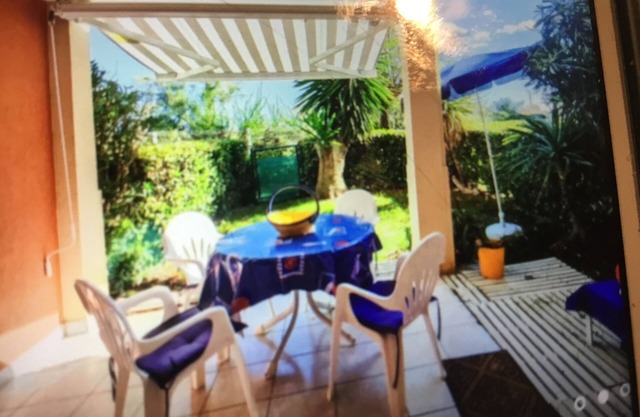 Garden level, renovated apartment 50 m from the beach, shops