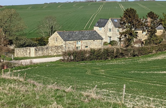 Garstons Barn - a barn that sleeps 6 guests in 3 bedrooms
