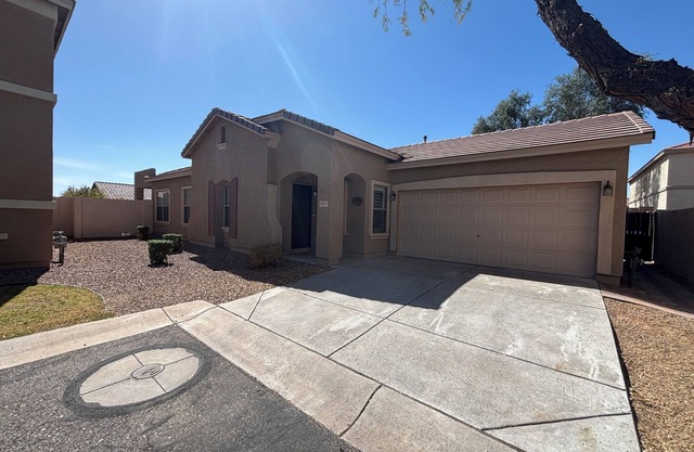 Gated, 3-Bedroom House in Mesa – Featuring pool and hot tub access.
