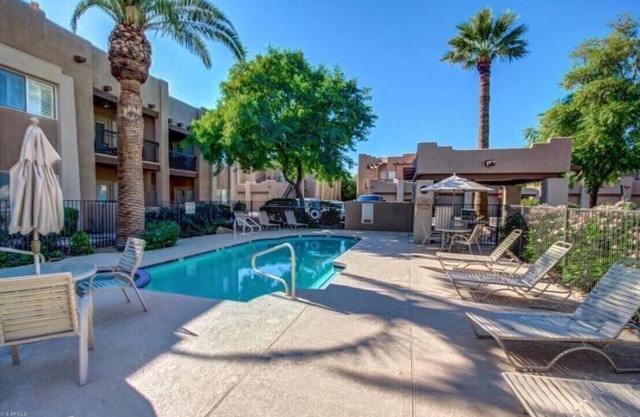 ★Gated Old Town Condo-3BR,2BA w/Pool & Hot Tub. Garage Parking★