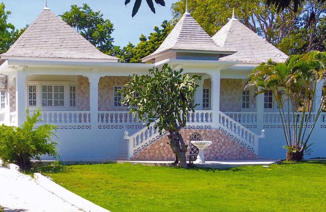 Gated villa 10 min from airport, near Sandals & Riu