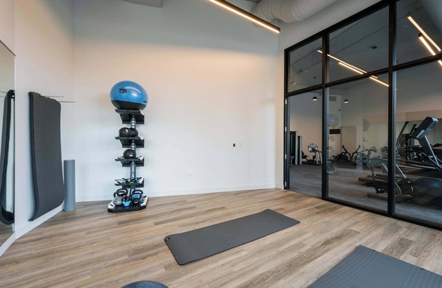 Gather Your Group: 20BRs in Lincoln Park