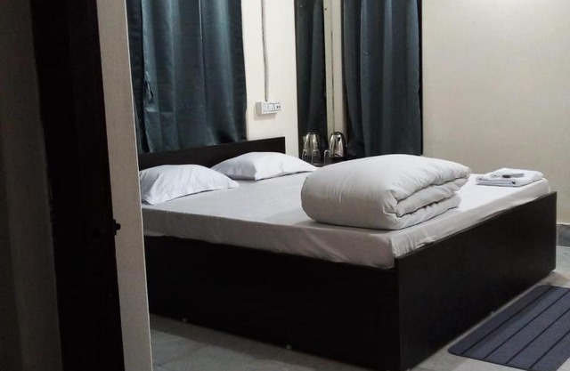 Gaur Homestay AC Rooms