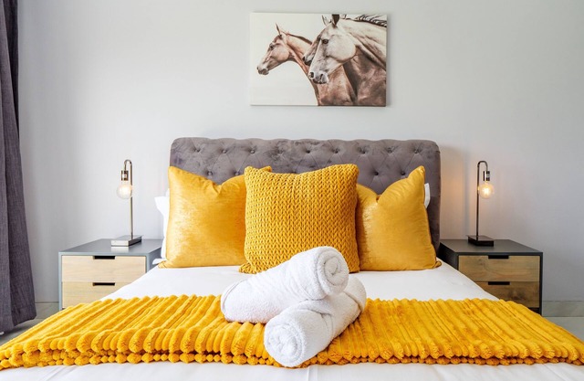 Gemmell Place - Four Bedroom House, Sleeps 8