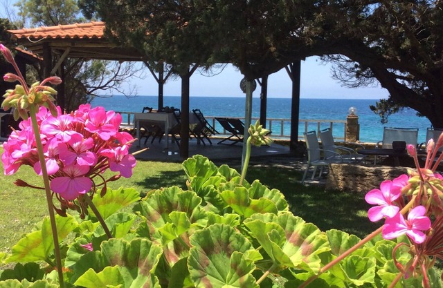 Genari Beach Apartments- Sea View Apartment