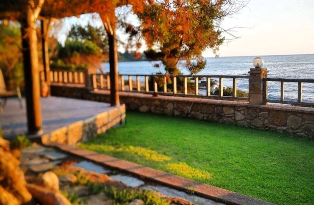Genari Beach Apartments-Apartment with Sea & Garden View