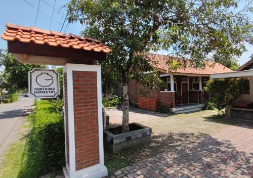Genthong Homestay