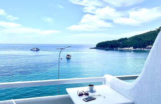 Geo & Art Boutique Hotel