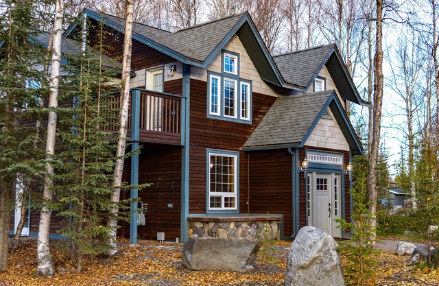 Georgeous Kenai Home nestled in woods