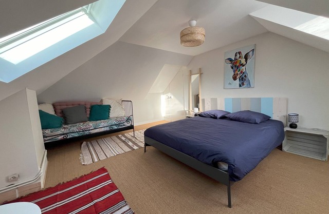 GIRAFE ROOM