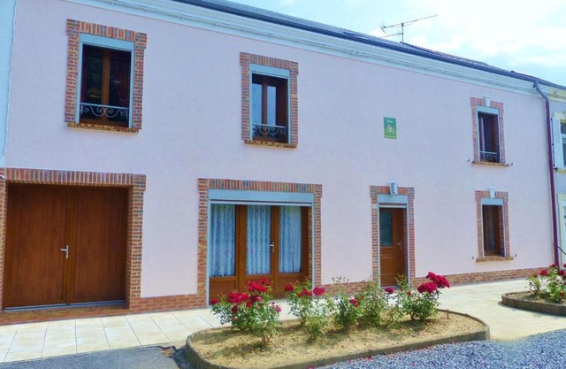 Gite de vieille maison rouge
