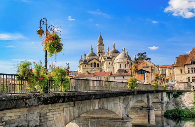 Gîte du Roy Chassaignas', terrace with stunning views and Wi-Fi.”