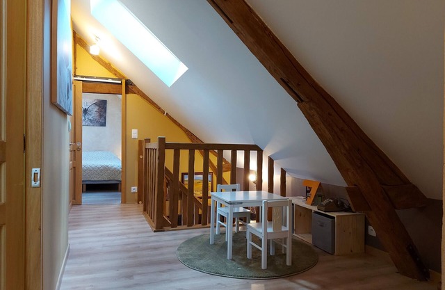 Gite Escorpain, 4 bedrooms, 11 persons