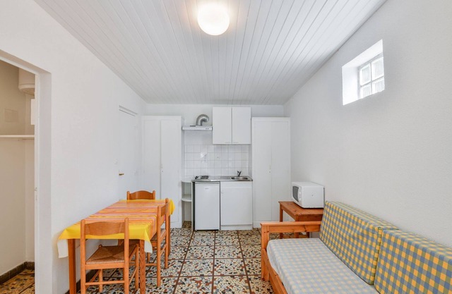 Gîte in holiday park with swimming pool