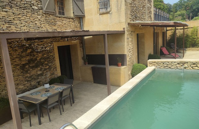 Gite in renovated Mas provençal with private pool