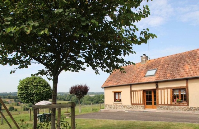Gite Isigny-le-Buat, 2 bedrooms, 5 persons