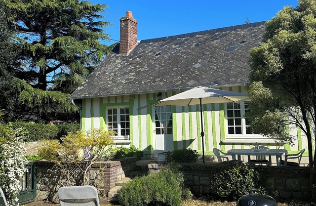 Gîte la Floria. Typical Normandy house by the sea.