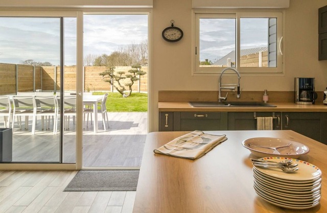 Gite Saint-Vaast-la-Hougue, 4 bedrooms, 10 persons