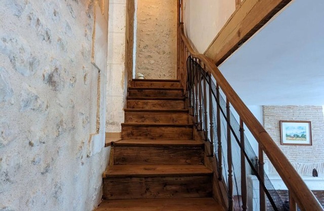 Gite Salles-Lavalette, 4 bedrooms, 8 persons