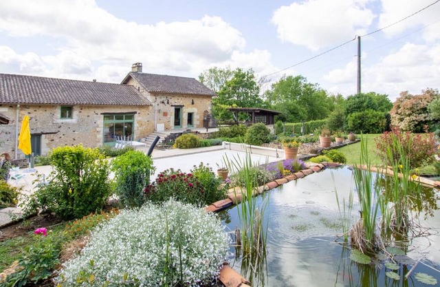 Gite Veyrines-de-Vergt, 2 bedrooms, 4 persons