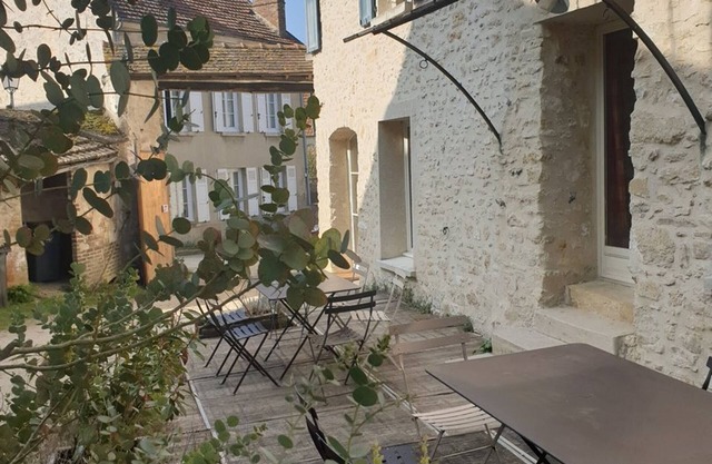 Gite Vienne-en-Arthies, 5 bedrooms, 12 persons