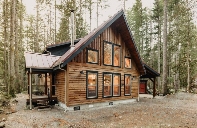 Glacier Springs Cabin #39 - Hot Tub - Wi-Fi - Pets Ok
