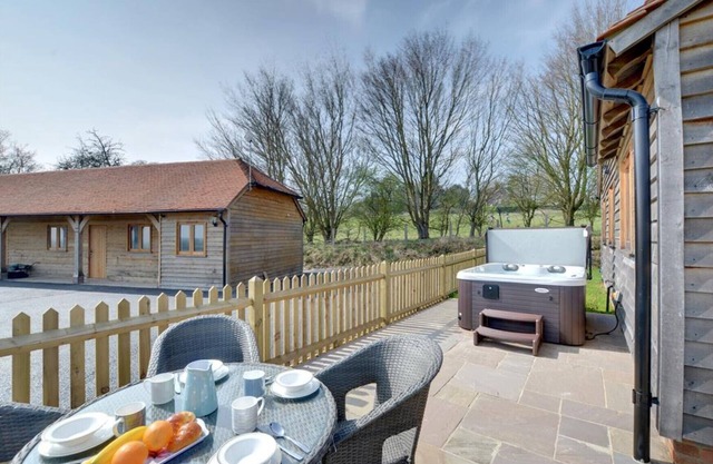 Glebe Cottage - Two Bedroom House, Sleeps 4