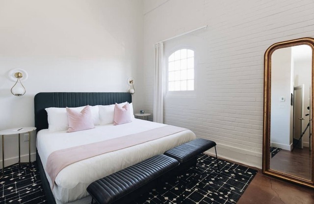 Glenmary Suite 204 at The Bellwether Hotel