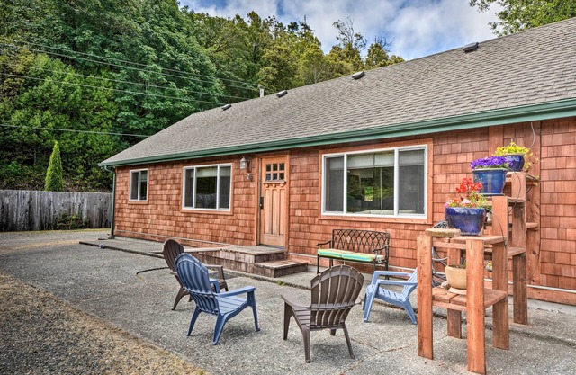 Gold Beach Apartment w/Activities - 2 Mi to Ocean