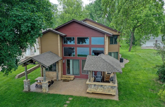 Gold Goast - North Shore Trail 3-bedroom on 1st Lake of Forest Lake