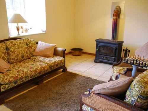 Golden Light Cottage Escape