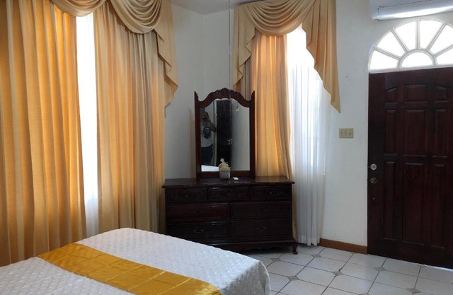 GoldenView Guesthouse Ocho Rios